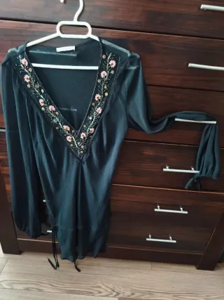 Blusa gasa negra bordada flores