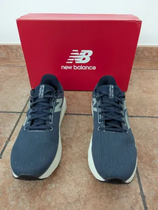 New Balance Fuelcell Propel V5