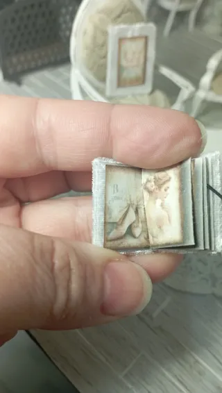Libro e tela shabby chic miniatura dollhouse 1:12