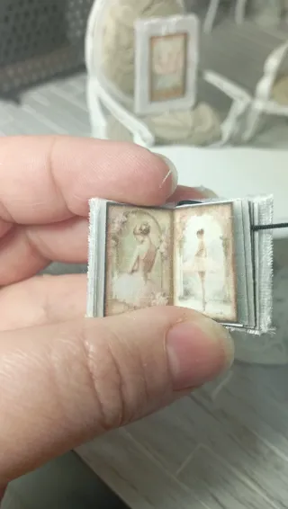 Libro e tela shabby chic miniatura dollhouse 1:12