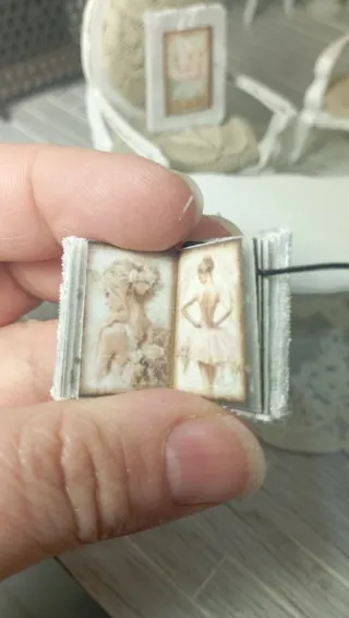 Libro e tela shabby chic miniatura dollhouse 1:12