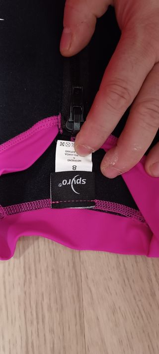 Neopreno  natación niña Spyro manga corta talla 8