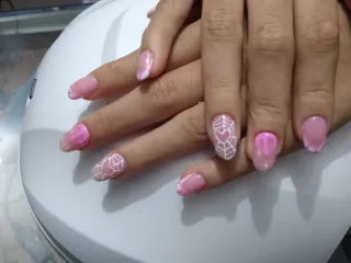 EXPERTA MANICURISTA