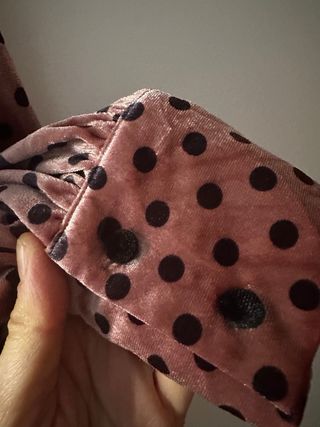 Vestido de terciopelo rosa con lunares | S amplia