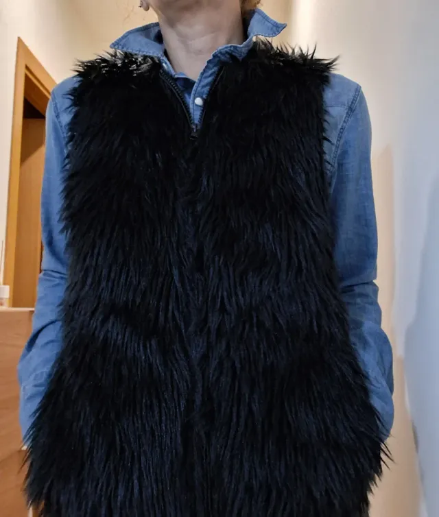 Chaleco pelo Pull&Bear negro