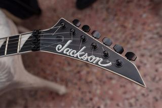 Guitarra Jackson JS32 DKA-AH SBK