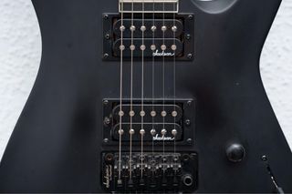 Guitarra Jackson JS32 DKA-AH SBK