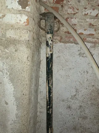 Puntal de obra metálico