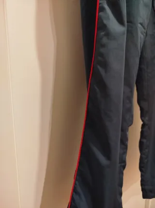 Pantalón chándal Umbro azul y rojo