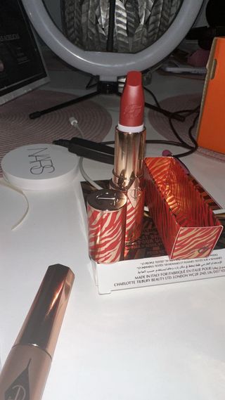 Charlotte Tilbury Barra de Labios Roja