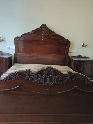 Conjunto cama y armario madera castaño