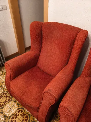 2 Poltrone Rosse in Tessuto Molto Comode in Buono Stato