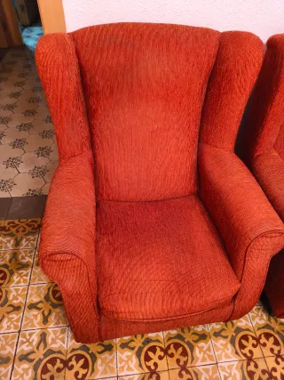 2 Poltrone Rosse in Tessuto Molto Comode in Buono Stato