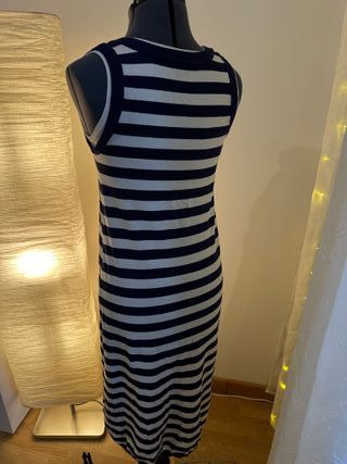 Vestito a righe blu e bianche