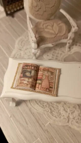 Libro aperto miniatura Dollhouse 1:12