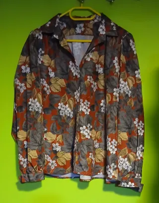 Blusa estampada floral manga larga