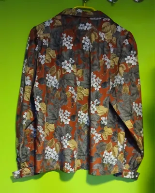 Blusa estampada floral manga larga