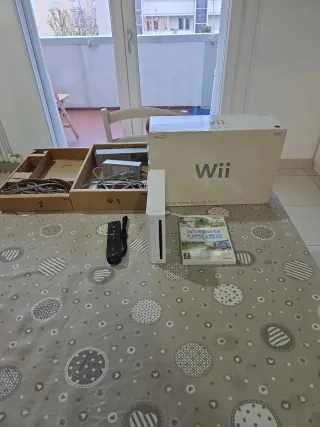 Nintendo Wii Bianca con Scatola e Gioco