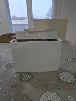 Nintendo Wii Bianca con Scatola e Gioco