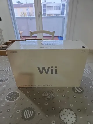 Nintendo Wii Bianca con Scatola e Gioco