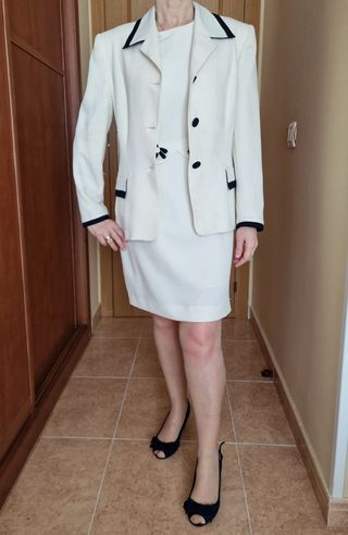 Chaqueta color marfil marca Attimo talla 40