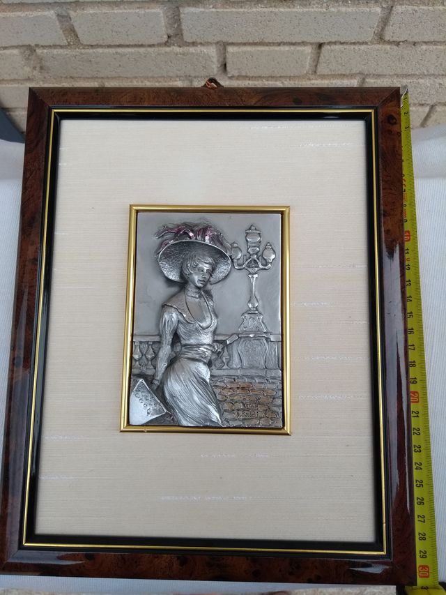 Pintura decorativa em esteira mulher com chapéu