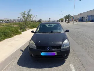 Renault Clio 2004
