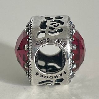 Charm Pandora Corazones Radiantes Cereza