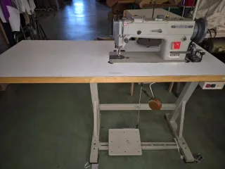 Máquina de coser doble arrastre