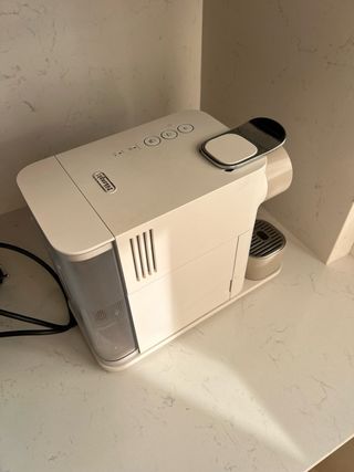 Cafetera Nespresso Lattissima One Blanca