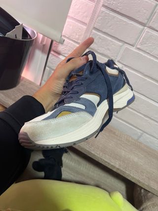 Tenis Tommy Hilfiger Azul y Beige