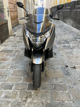 Honda Integra NC 750D Plata