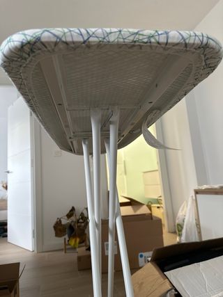 Plancha Bosch y tabla de planchar