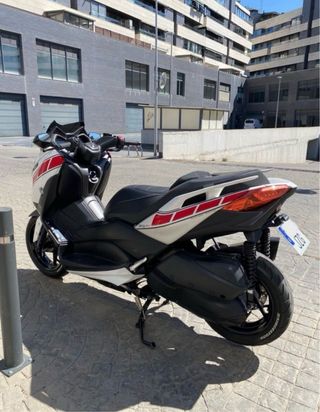 Yamaha X-MAX 300