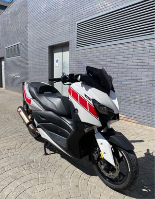 Yamaha X-MAX 300