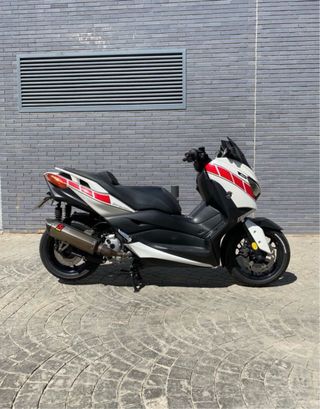 Yamaha X-MAX 300