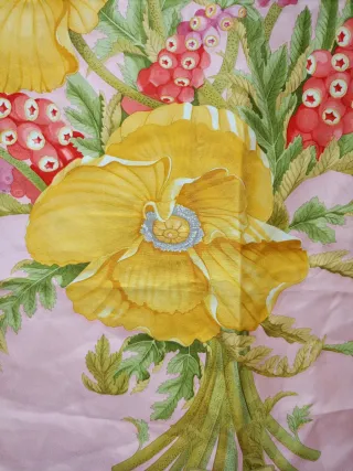 Foulard Salvatore Ferragamo floreale