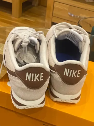 Zapatillas Nike Cortez Beige y Marrón