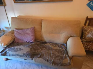 Sofá de 2 plazas beige