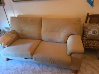 Sofá de 2 plazas beige