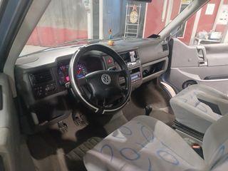 Volkswagen Multivan T4 2.5 TDI - Camperizada