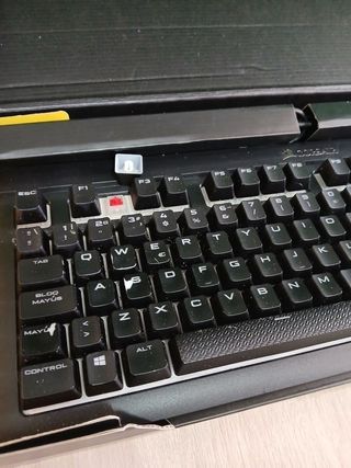 Corsair K68 RGB MX RED - Teclado gaming