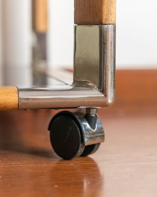 Mesa auxiliar vintage madera y cromado 70s