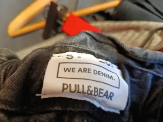 Falda vaquera negra con botones