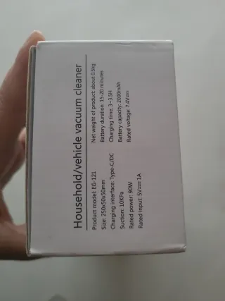 Aspiradora de mano compacta y portátil