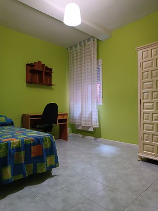 Piso compartido para chicas de 18 años a30