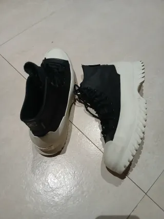 Botas Converse Talla 39.5 Negras y Blancas