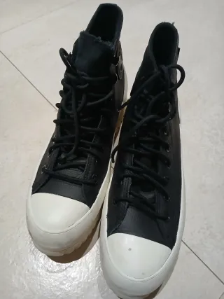 Botas Converse Talla 39.5 Negras y Blancas