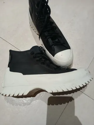 Botas Converse Talla 39.5 Negras y Blancas