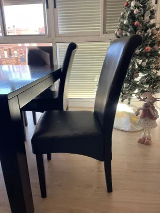 Mesa comedor y 6 sillas polipiel